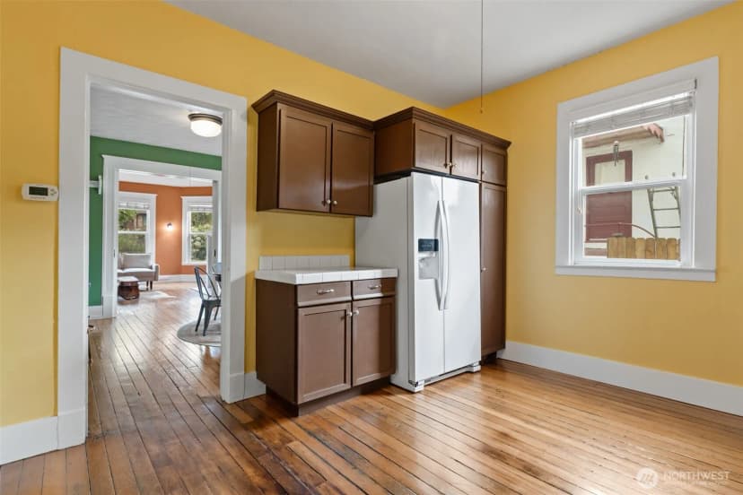 Property photo for 1921 44th Avenue Sw, Seattle photo 10