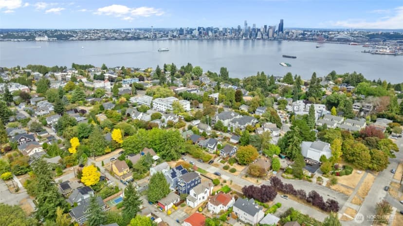 Property photo for 1921 44th Avenue Sw, Seattle photo 26