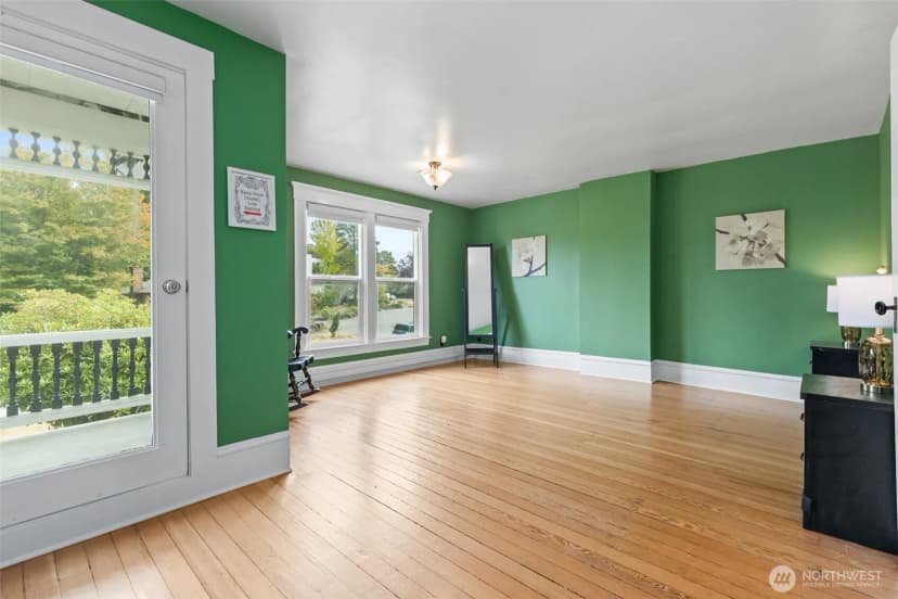 Property photo for 1921 44th Avenue Sw, Seattle photo 15