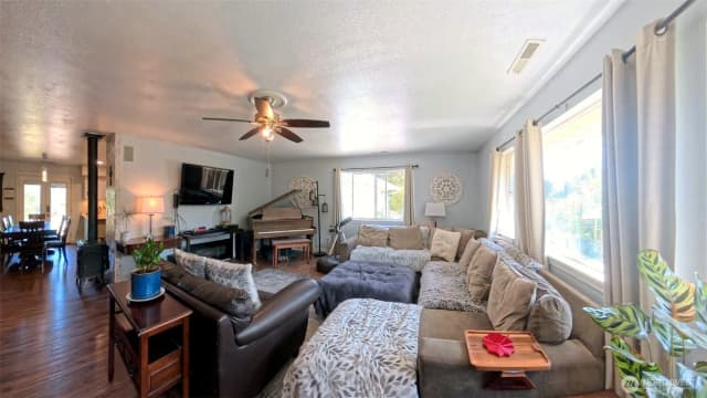 Property photo for 378 Farm Road, Sequim photo 5