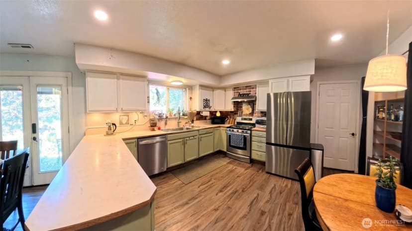 Property photo for 378 Farm Road, Sequim photo 9