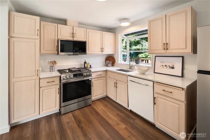 Property photo for 11218 Ne 91st St, Kirkland photo 8