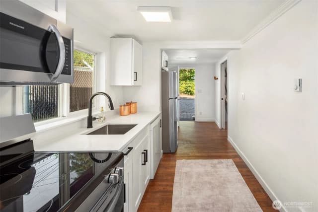 Property photo for 5429 Renton Avenue S, Seattle photo 3