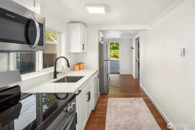Property photo for 5429 Renton Avenue S, Seattle photo 3