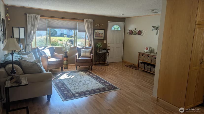 Property photo for 17104 24th Avenue Se, Bothell photo 3