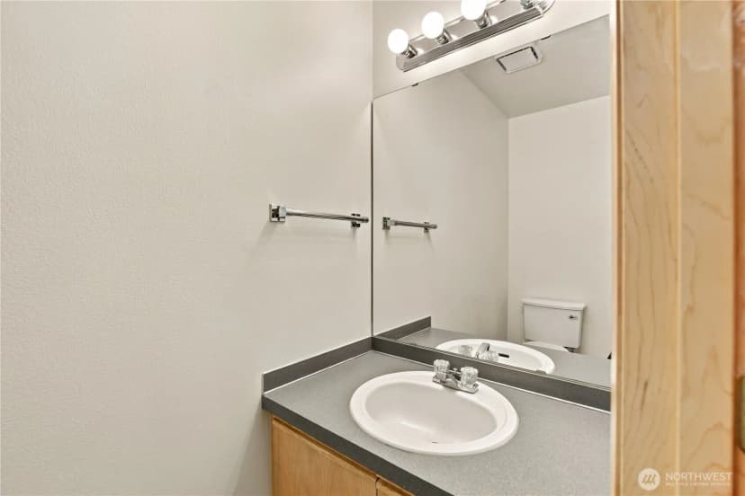 Property photo for 7202 Ne 171st Lane, Kenmore photo 3