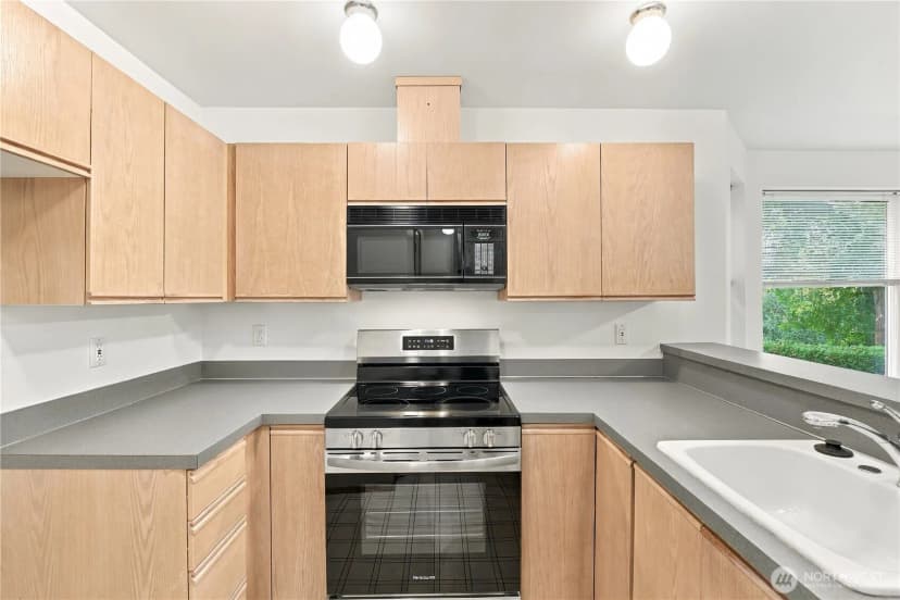 Property photo for 7202 Ne 171st Lane, Kenmore photo 5