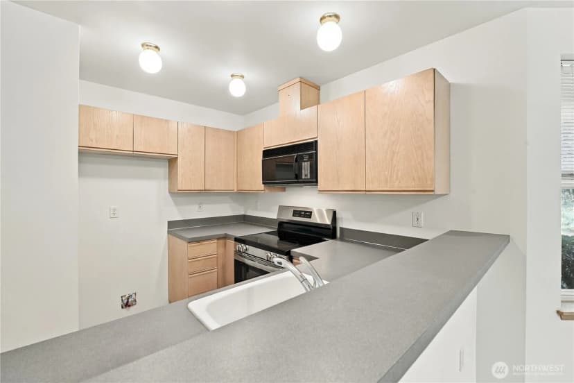 Property photo for 7202 Ne 171st Lane, Kenmore photo 4