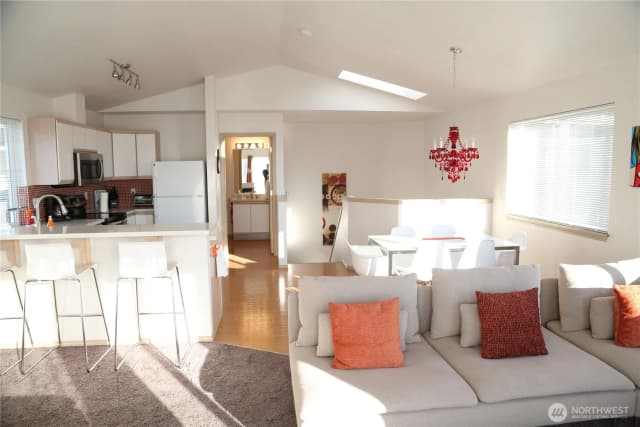 Property photo for 154 18th Avenue, Seattle photo 5