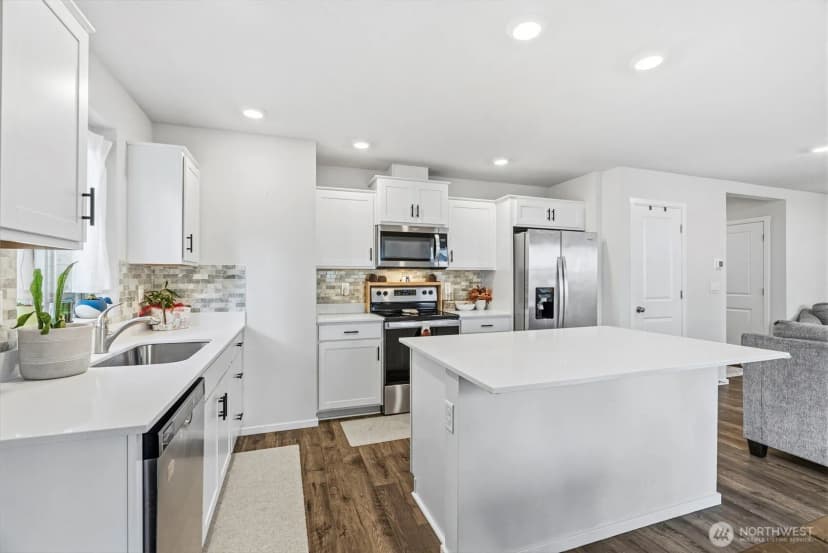 Property photo for 1715 W 14th Street, La Center photo 15