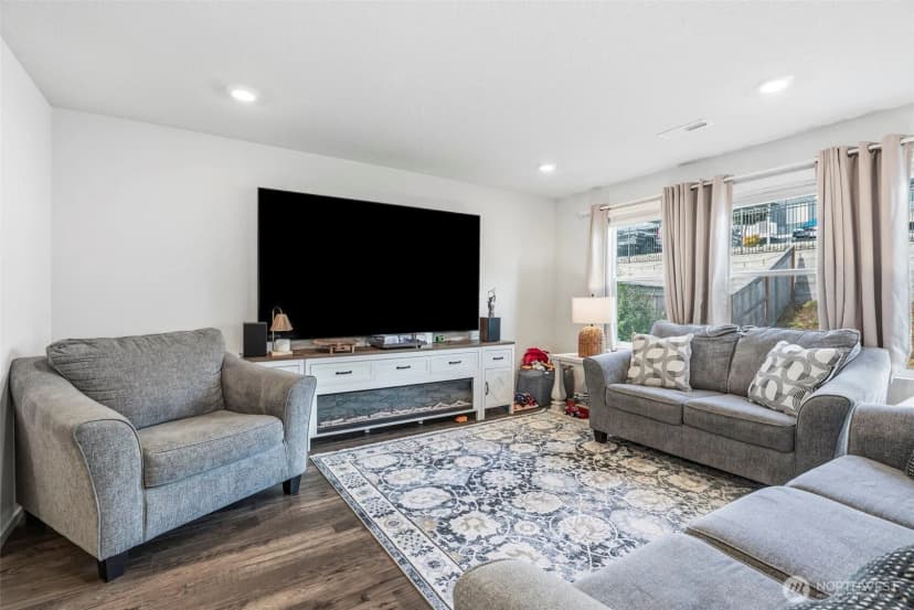 Property photo for 1715 W 14th Street, La Center photo 10