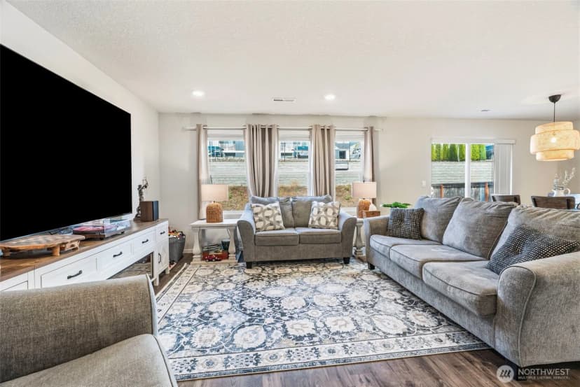 Property photo for 1715 W 14th Street, La Center photo 8