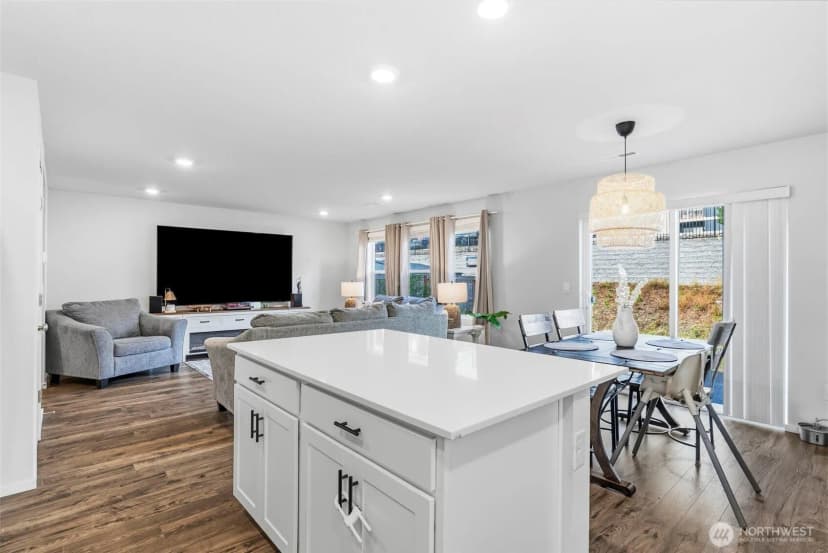 Property photo for 1715 W 14th Street, La Center photo 16