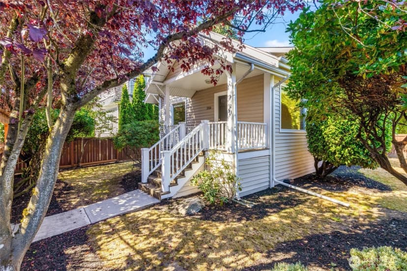 Property photo for 256 Ne 50th Street, Seattle photo 2