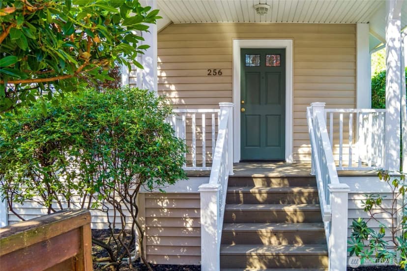 Property photo for 256 Ne 50th Street, Seattle photo 3