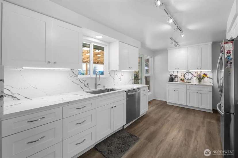 Property photo for 1216 Dayton Ave Ne, Renton photo 12