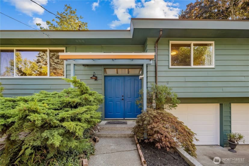 Property photo for 1216 Dayton Ave Ne, Renton photo 3
