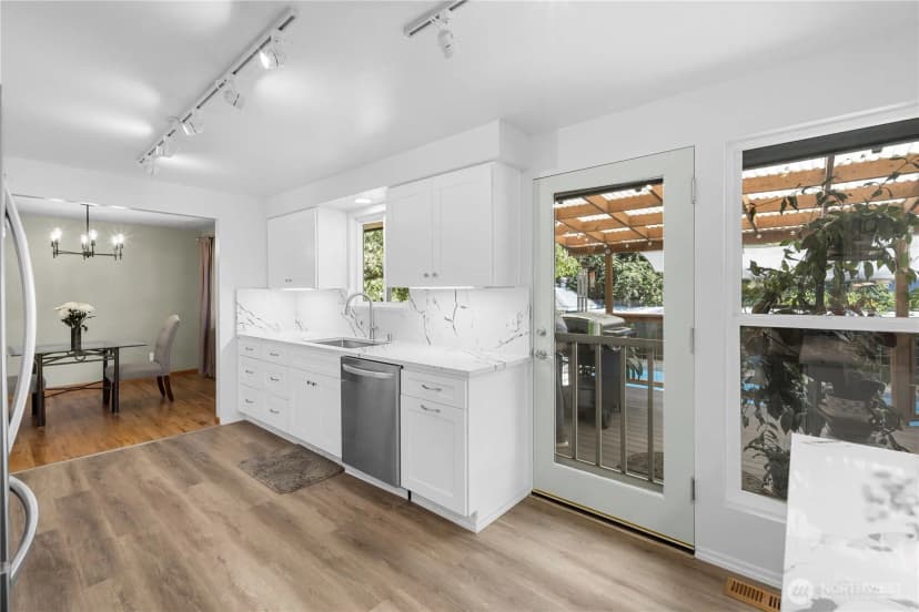 Property photo for 1216 Dayton Ave Ne, Renton photo 14