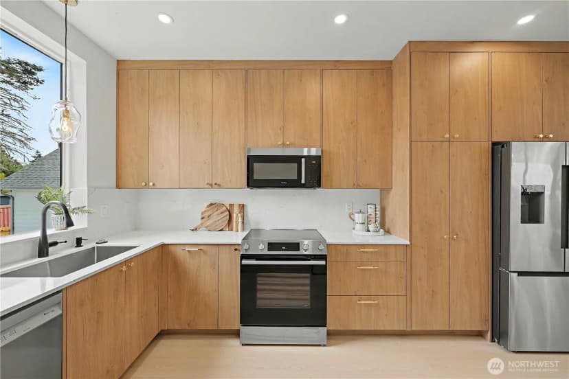 Property photo for 9014 4th Avenue Nw #b, Seattle photo 4