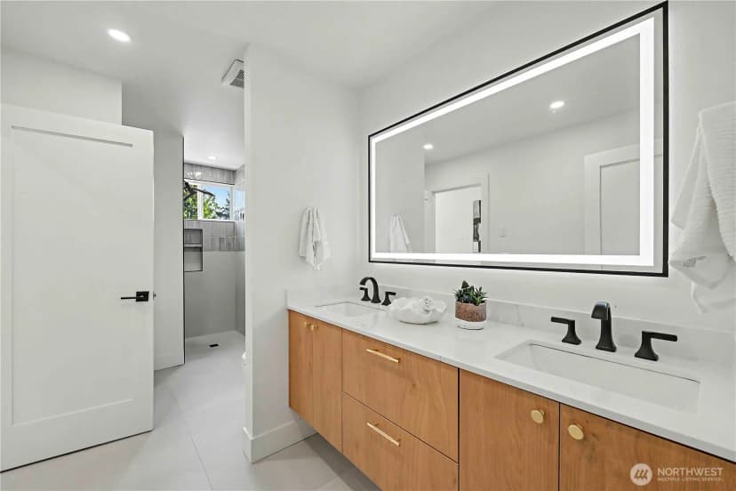 Property photo for 9014 4th Avenue Nw #b, Seattle photo 9