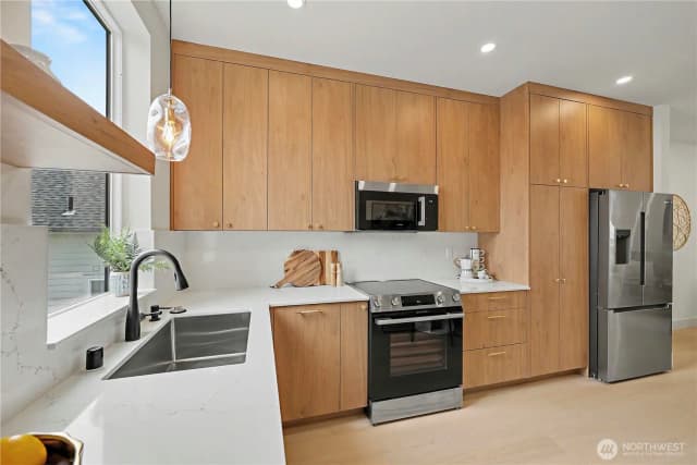 Property photo for 9014 4th Avenue Nw #b, Seattle photo 5