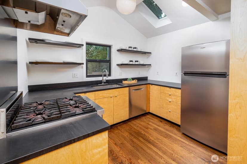 Property photo for 12054 20th Avenue Ne, Seattle photo 11