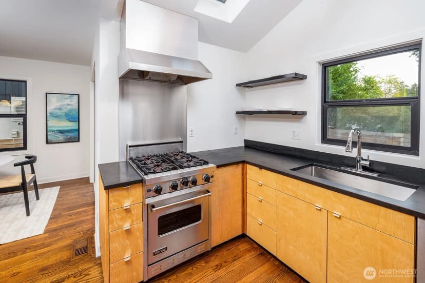Property photo for 12054 20th Avenue Ne, Seattle photo 13