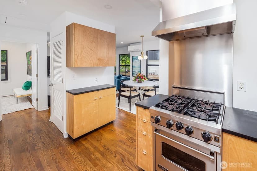 Property photo for 12054 20th Avenue Ne, Seattle photo 14