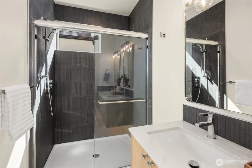 Property photo for 10831 11th Avenue Ne, Seattle photo 24