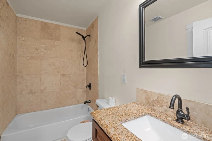 Property photo for 13315 Valley Avenue E, Sumner photo 10