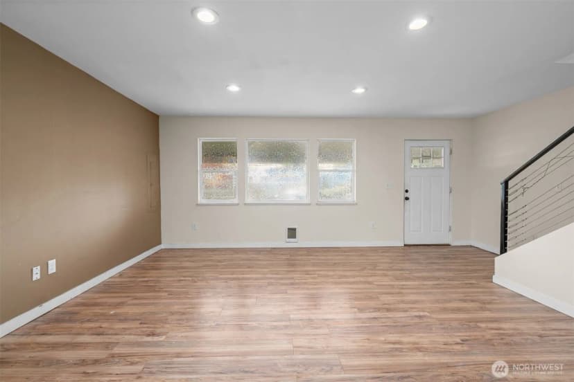 Property photo for 13315 Valley Avenue E, Sumner photo 6