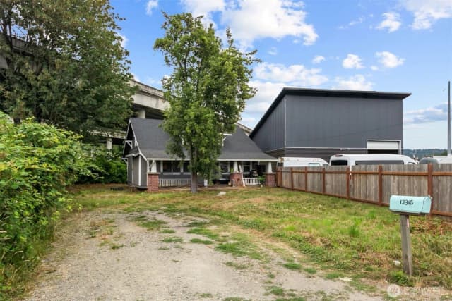 Property photo for 13315 Valley Avenue E, Sumner