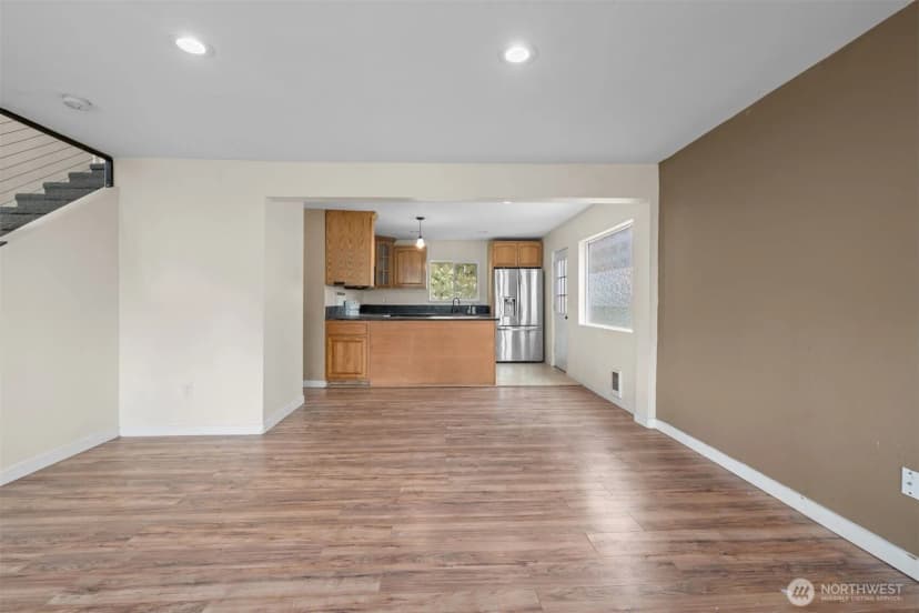Property photo for 13315 Valley Avenue E, Sumner photo 5