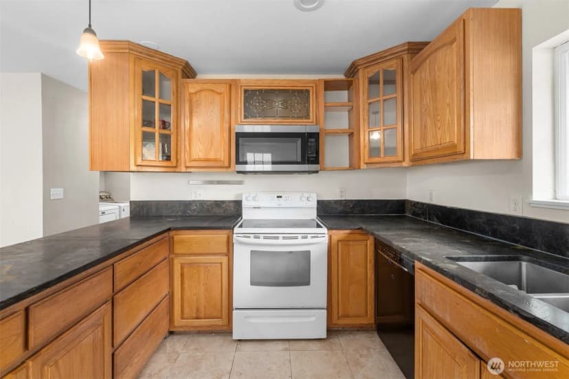 Property photo for 13315 Valley Avenue E, Sumner photo 8