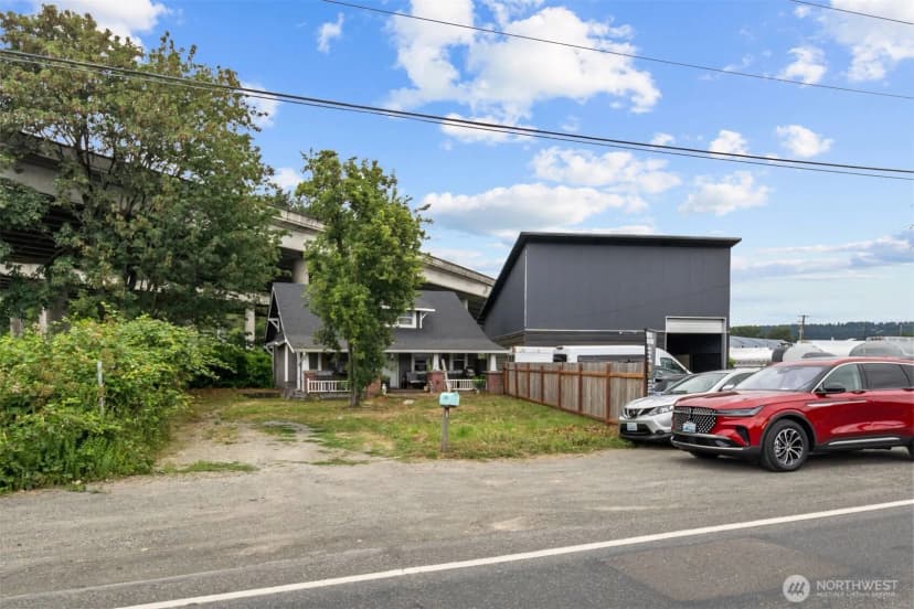 Property photo for 13315 Valley Avenue E, Sumner photo 25