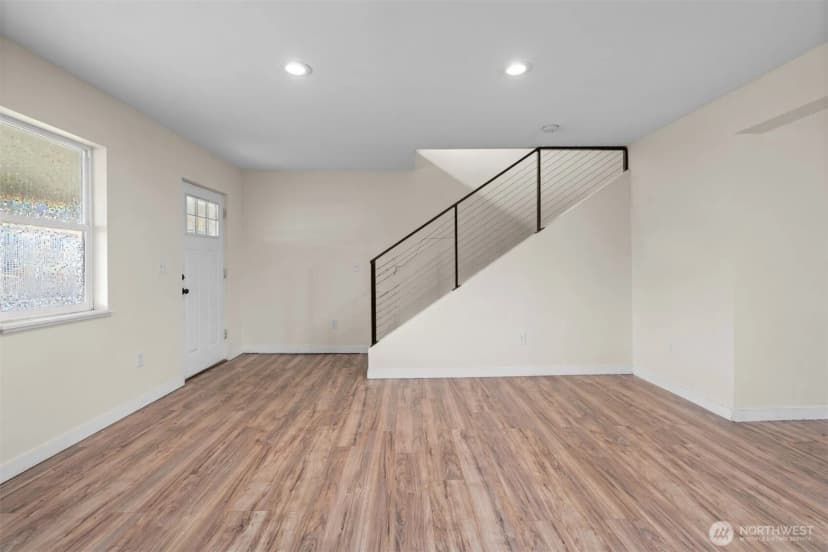 Property photo for 13315 Valley Avenue E, Sumner photo 3