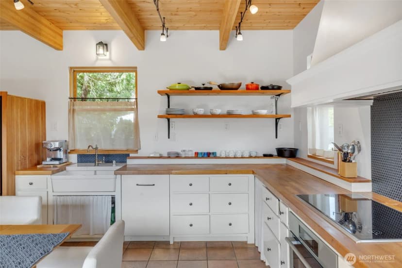 Property photo for 7318 54th Avenue Ne, Seattle photo 11