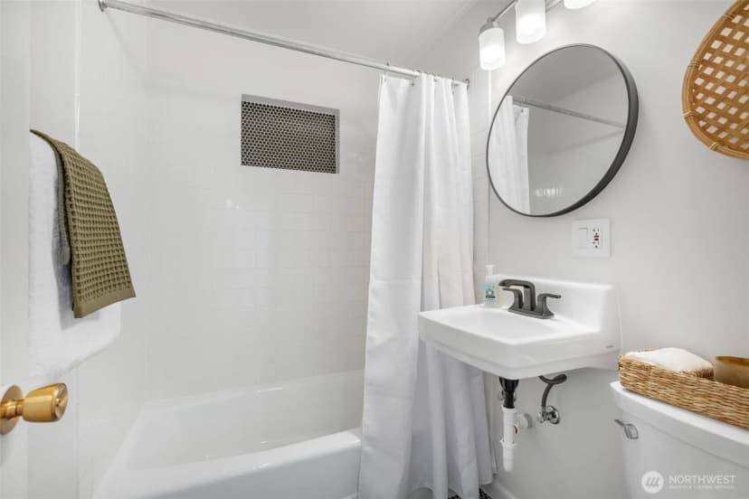 Property photo for 7318 54th Avenue Ne, Seattle photo 28