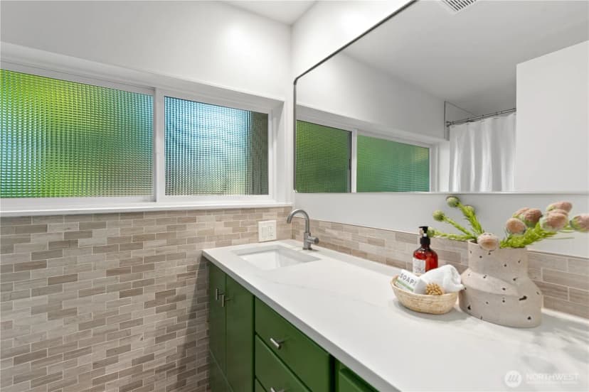 Property photo for 8504 43rd Avenue Ne, Seattle photo 24