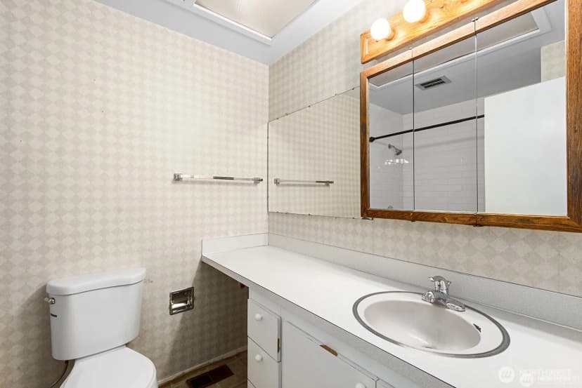 Property photo for 14221 Se 10th Place, Bellevue photo 15