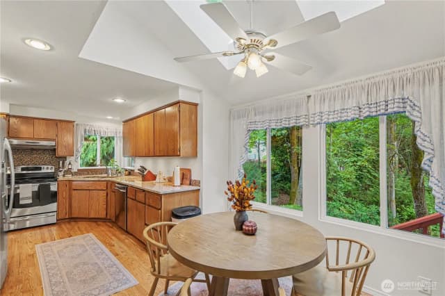 Property photo for 11902 Ne 168th Street, Bothell photo 5