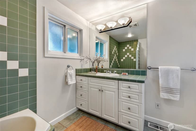 Property photo for 4123 55th Avenue Sw, Seattle photo 14