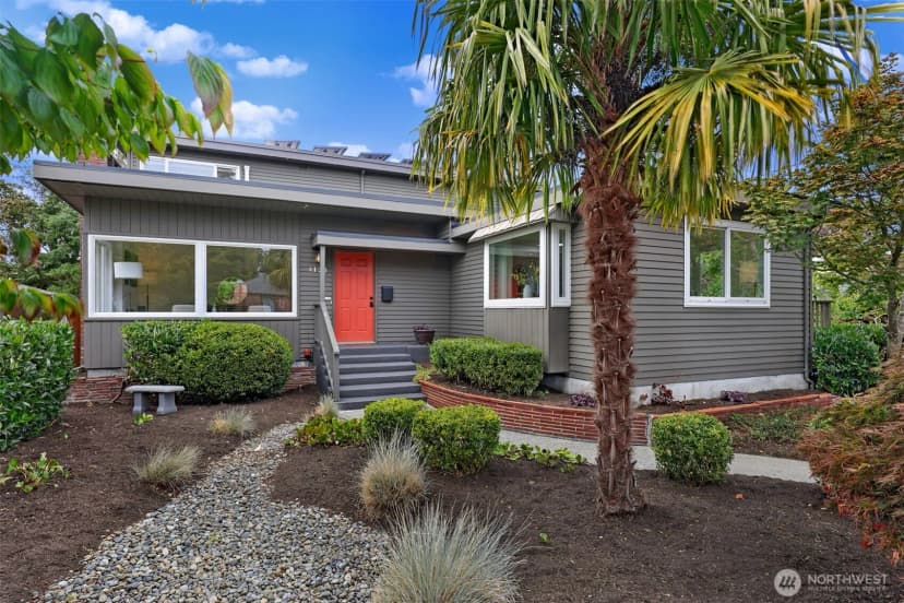 Property photo for 4123 55th Avenue Sw, Seattle photo 2