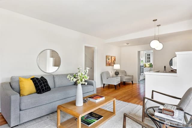 Property photo for 4123 55th Avenue Sw, Seattle photo 5
