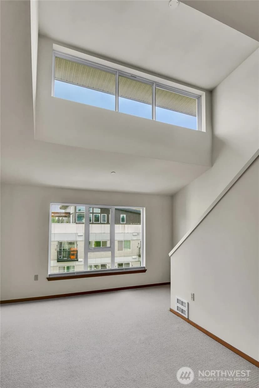 Property photo for 12334 31st Avenue Ne #607, Seattle photo 2