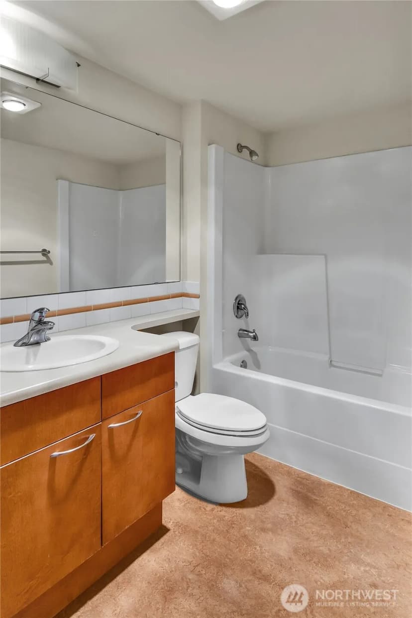 Property photo for 12334 31st Avenue Ne #607, Seattle photo 7