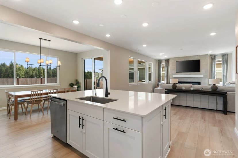 Property photo for 5721 Thornhill Avenue Sw, Port Orchard photo 17
