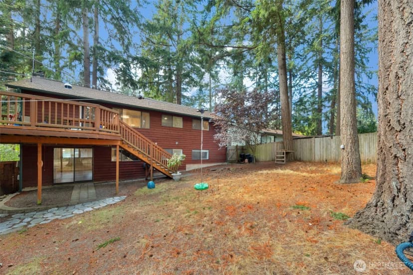Property photo for 14015 60th Avenue W, Edmonds photo 32