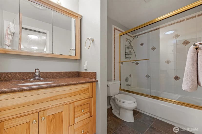 Property photo for 14015 60th Avenue W, Edmonds photo 17