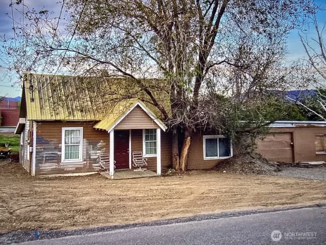Property photo for 1322 4th Street, Wenatchee